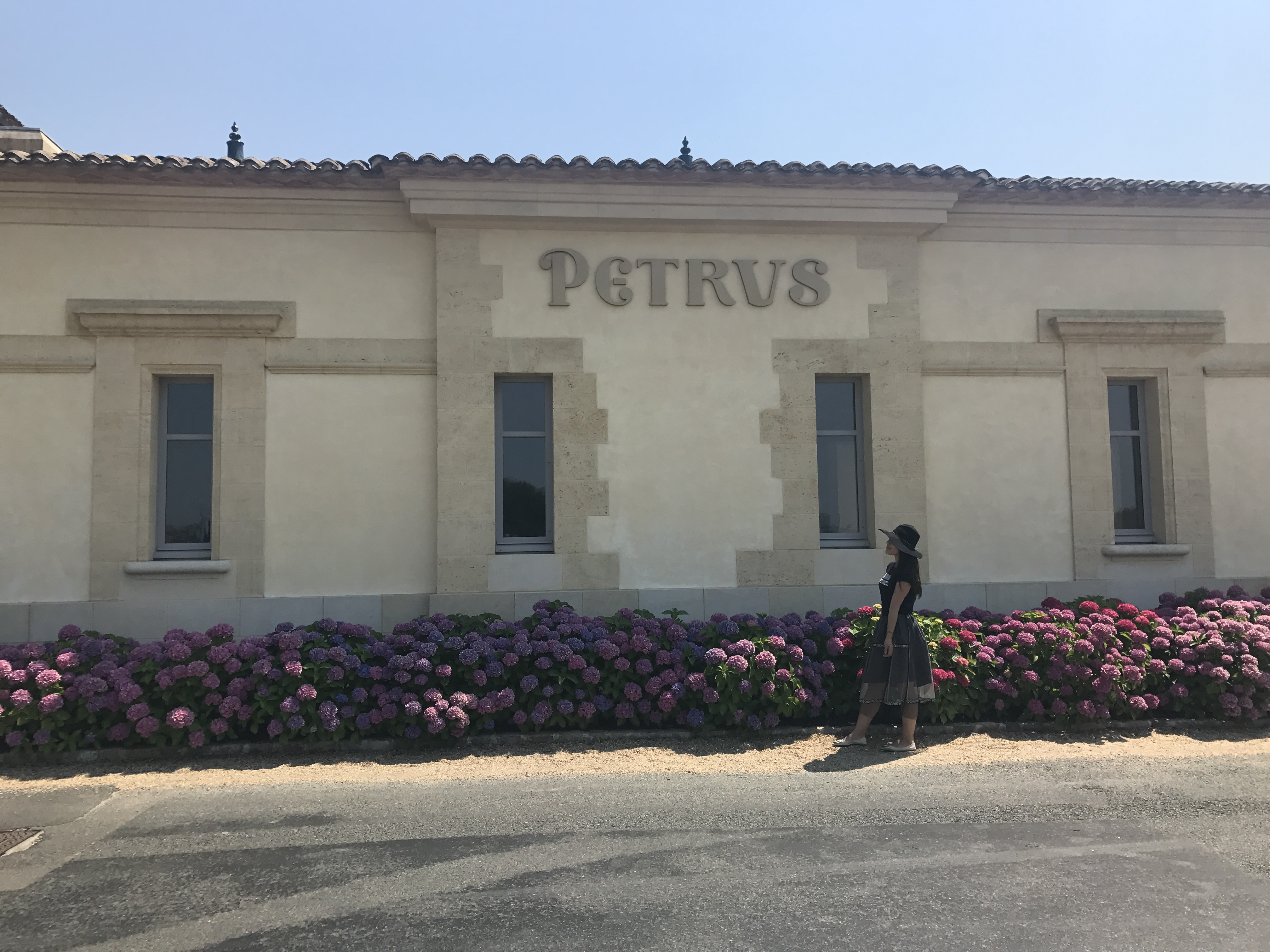 柏图斯酒庄petrus在法国波尔多(bordeaux)右岸的波美侯(pomerol)产区